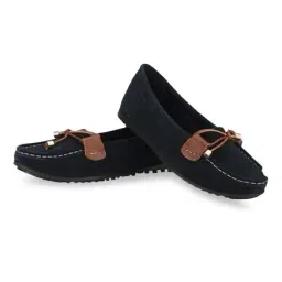 Woodland Women's Navy & Tan Moccasins image 5