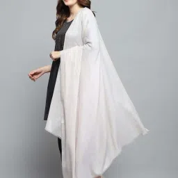 Monte Carlo Women's Peach Solid Shawl image 2