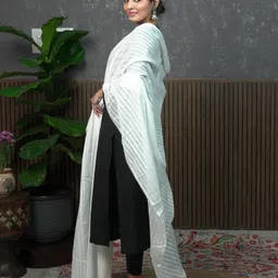 HELLA FASHIONS Striped Dupatta image 5