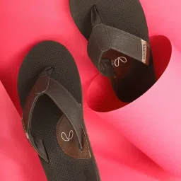 Chupps Men's Black Flip Flops image 1