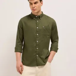 The Bear House Green Slim Fit Solid Shirt-picture-24