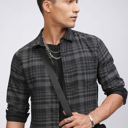 LOCOMOTIVE Men Comfort Fit Tartan Checked Spread Collar Cotton Casual Shirt-picture-4