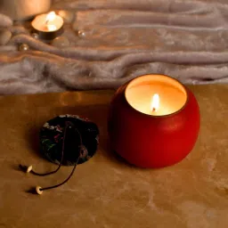 TAYHAA Red Wax Midnight Elegance Aromatherapy Candle image 2