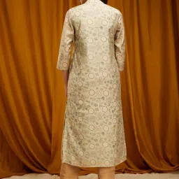 Pink Fort Green Floral Print Straight Kurta image 2