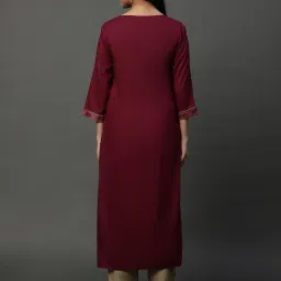 Aurelia Pink & Maroon Cotton Printed Straight Kurta image 2