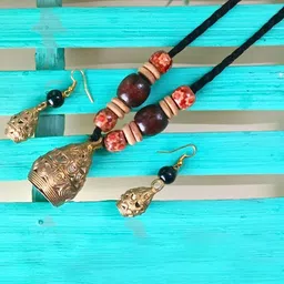 BLACKBOX Beaded Bell-Shaped Dokra Jewellery Set-picture-16