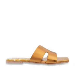 Metro Women's Antique Gold Casual Sandals image 1