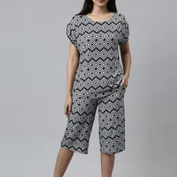 Enamor Black Printed T-Shirt Capris Set image 1