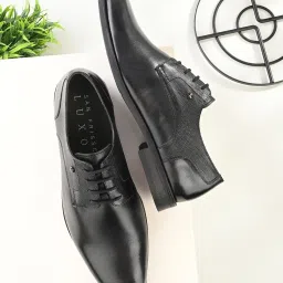 San Frissco Men's Black Derby Shoes image 1