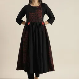 Sangria Women Black Printed Empire Pure Cotton Kurta with Trousers-image-6
