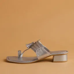 Eridani Women's Navya Silver Toe Ring Sandals image 1