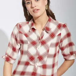 Latin Quarters White & Red Regular Fit Checks Top image 4