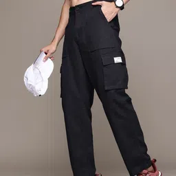 The Roadster Lifestyle Co. Men Relaxed Fit Cargos-image-39