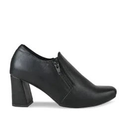 Rocia by Regal Women's Black Casual Booties image 1