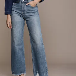 Calvin Klein Jeans Women Bootcut Light Fade Jeans-image-15