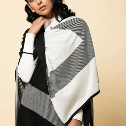 khaleej Women Yin & Yang Reversible Cape (Black/White_Free Size) image 5