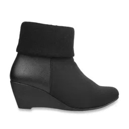 Metro Women's Black Snow Boots image 1