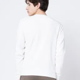 Red Tape Off White Regular Fit Graphic Sweatshirt image 2