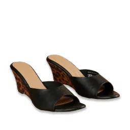 Ginger by Lifestyle Women's Brown Slides image 2