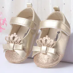 Cute Walk by Babyhug Velcro Closure Booties with Shimmer Floral Applique - Golden-picture-24