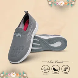 WALKLINE Women Solid Walking Shoes image 3