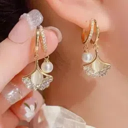 M55 Gold-Plated Crystals Studded & Pearls Beaded Leaf Shaped Drop Earrings-picture-17