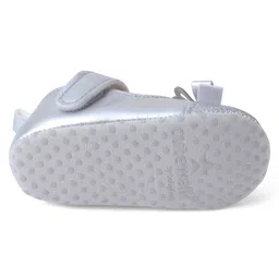 Cute Walk by Babyhug Velcro Closure Booties with Shimmer Floral Applique - Silver image 5