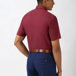 Peter England Maroon Regular Fit Shirt image 2