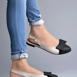 Shoetopia Colour Blocked Bow Applique Sandals - Black-picture-40