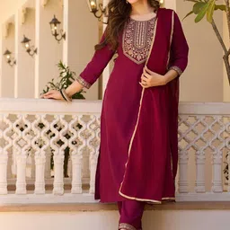 VS MALL Women Ethnic Motifs Embroidered Regular Thread Work Kurta with Trousers & With Dupatta image 4