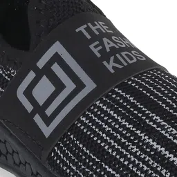 SHOESFORJUNIORS Kids Woven Design Flyknit Round Toe Mesh Slip-On Sneakers image 3