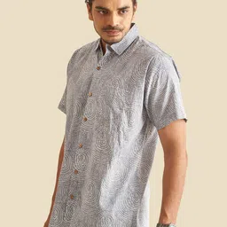 Patrah Men Spread Collar Abstract Printed Cotton Relaxed Fit Casual Shirt image 4