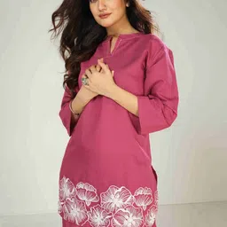 ROSHNI Floral Printed Embroidered Thread Work Kurta With Trousers image 3