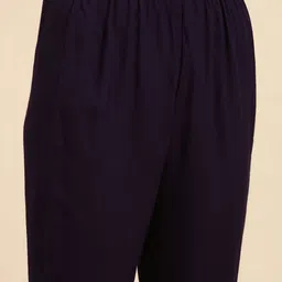 SHOWOFF Women Navy Blue Floral Printed Sequinned Kurta with Trousers & Dupatta image 4