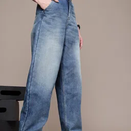 The Roadster Life Co. Women Skater Fit High-Rise Heavy Fade Jeans-image-82