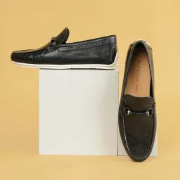 Ruosh Men's Black Casual Loafers image 1