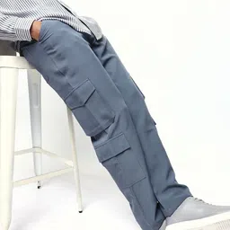 High Star Men Solid Relaxed Fit Mid-Rise Cargos image 2