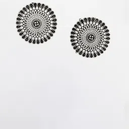 Anouk Classic Studs Earrings image 2