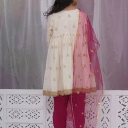 Little Bansi Girls Ethnic Motifs Embroidered Regular Sequinned Pure Cotton Kurta with Pyjamas & With Dupatta image 5