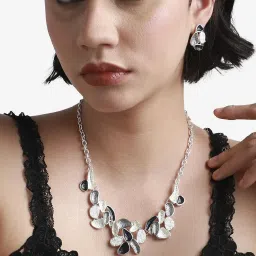 Sohi Black & Silver Dented Abstract Jewellery Set image 3