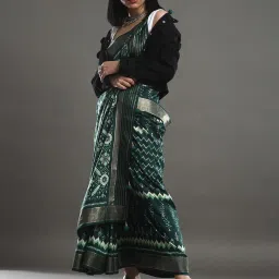 Saree Mall Green Woven Saree With Unstitched Blouse image 3