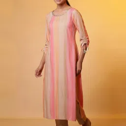 Aurelia Pink Printed Straight Kurta image 3
