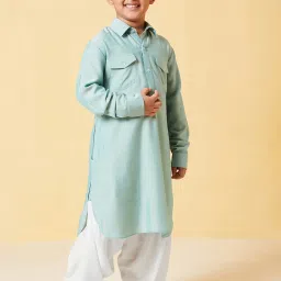StyloBug Boys Green Solid Kurta Set image 3
