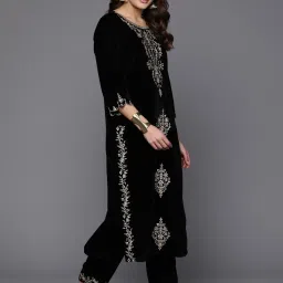 Indo Era Black Embroidered Kurta Pant Set With Dupatta image 3