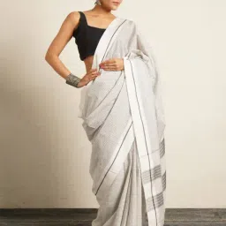 Jaypore Off White Cotton Checked Hand Woven Saree image 4