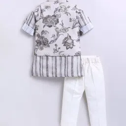 LITTLE COLLARS Boys Striped Mandarin Collar Straight Kurta With Pyjamas & Waistcoat image 3