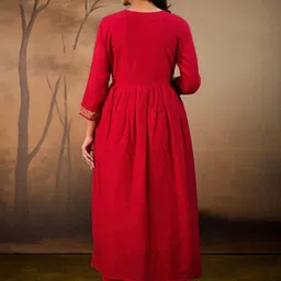 Kiwi Gaba Women Ethnic Motifs Embroidered Empire Thread Work Pure Cotton Kurta with Trousers & With Dupatta image 2