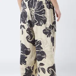 Diza by Westside Off-White Floral Printed Ethnic Pants image 2