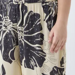 Diza by Westside Off-White Floral Printed Ethnic Pants image 4