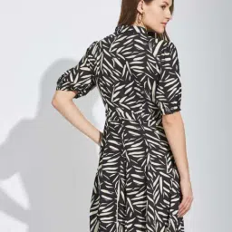 Latin Quarters Black Regular Fit Printed Dress image 2